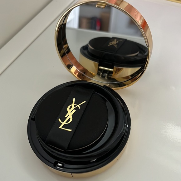 YSL cushion foundation - Picture 3 of 8